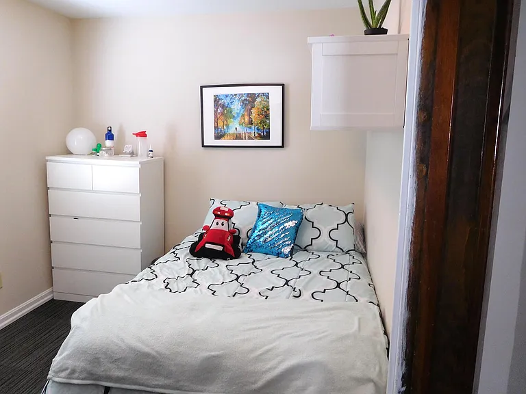 2nd floor bedroom