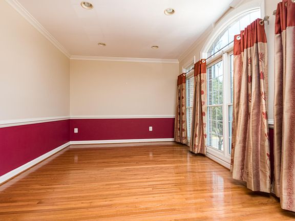 2nd image of 4527 Fair Valley Dr