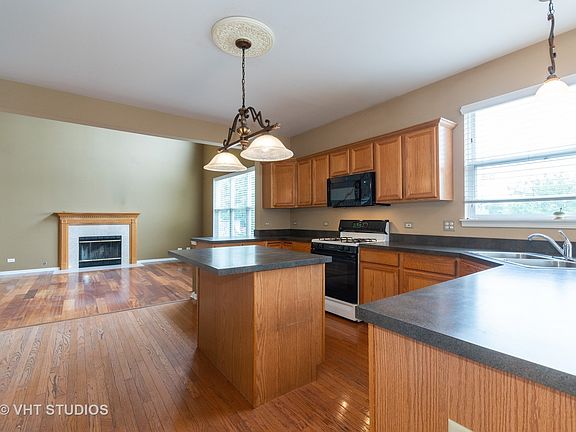 3rd image of 3404 Antoine Pl