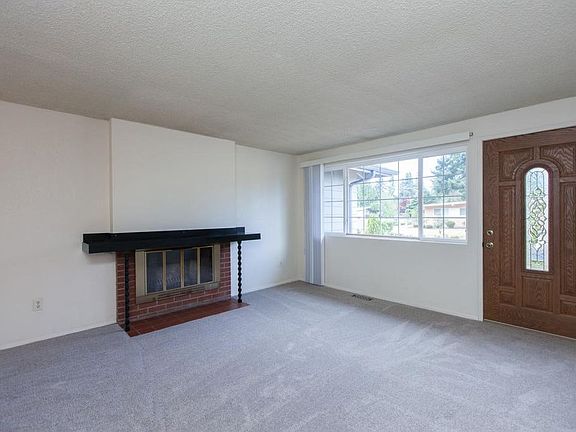 4th image of 16613 NE 16th Pl