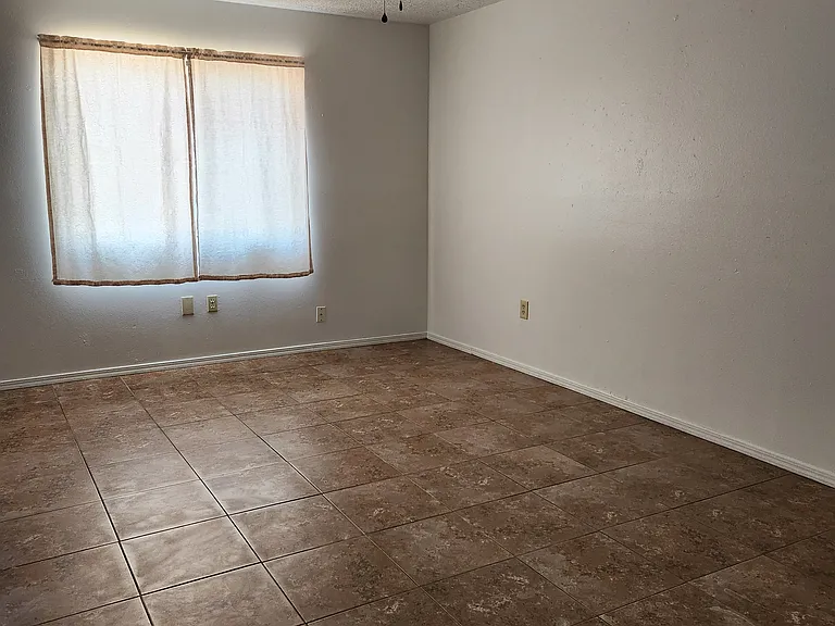 214 W Castillo Ave — Photo 4