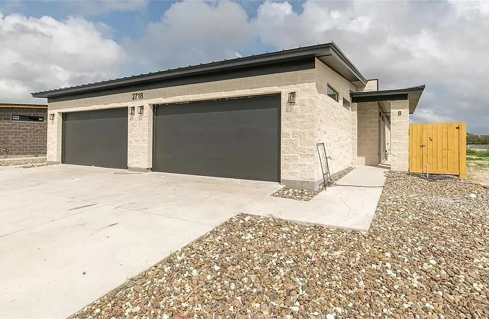 2718 Grace Cir #B