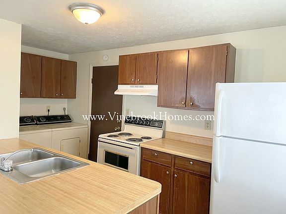 4th image of 8210 Mount Hood Dr