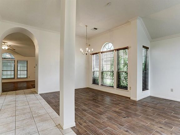3rd image of 4806 Pleasant Plains Dr