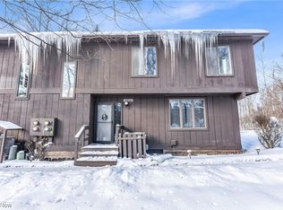 7525 Creekwood Dr, North Royalton, OH 44133