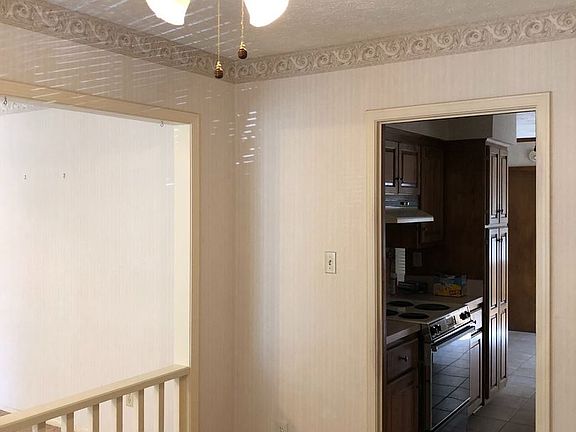 4th image of 449 Glade Park Dr