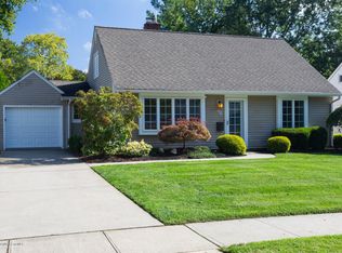 75 E Roosevelt Cir, Red Bank, NJ 07701