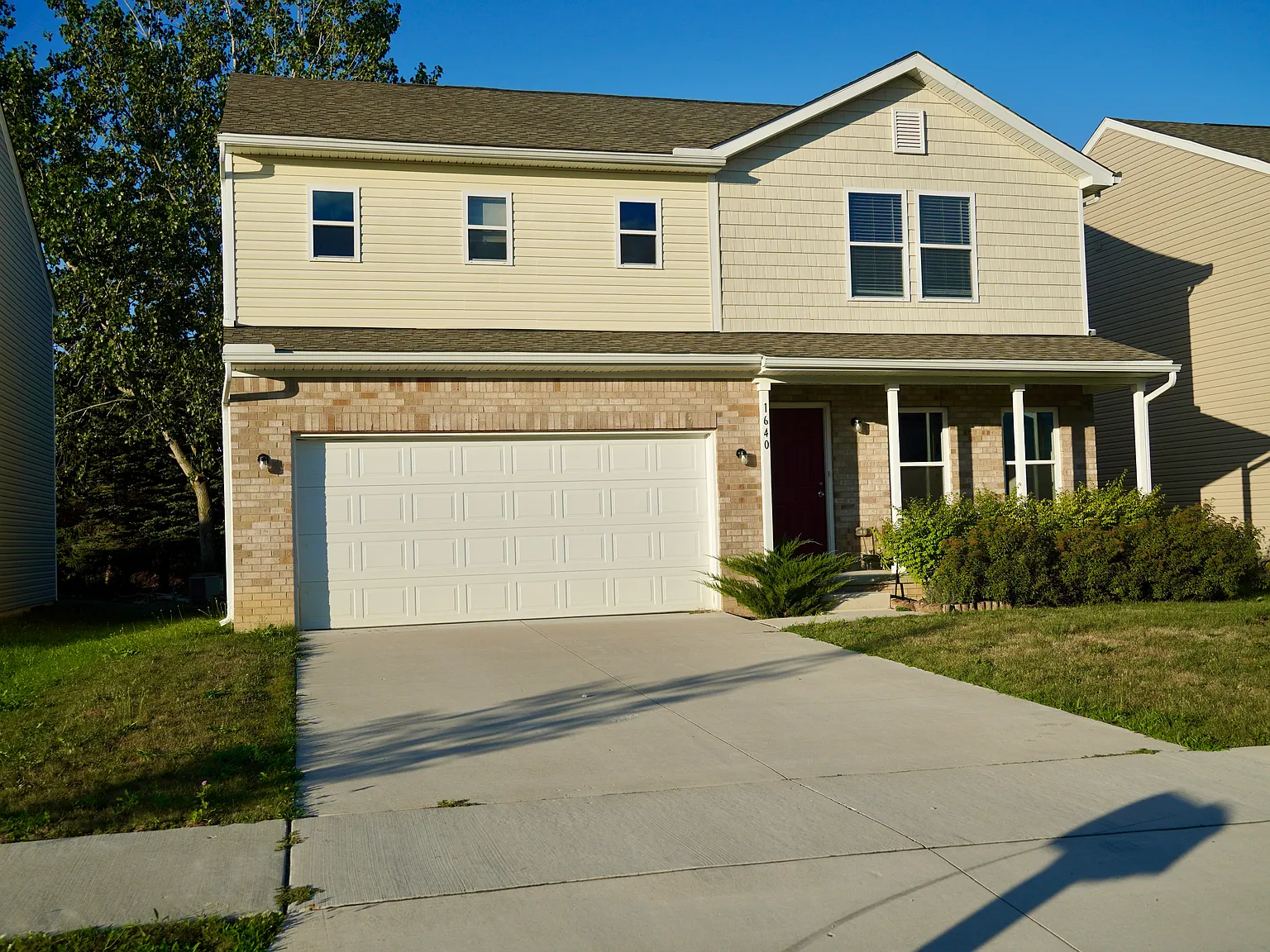 4 bed, 1864 sqft, $2,895 — Photo 1