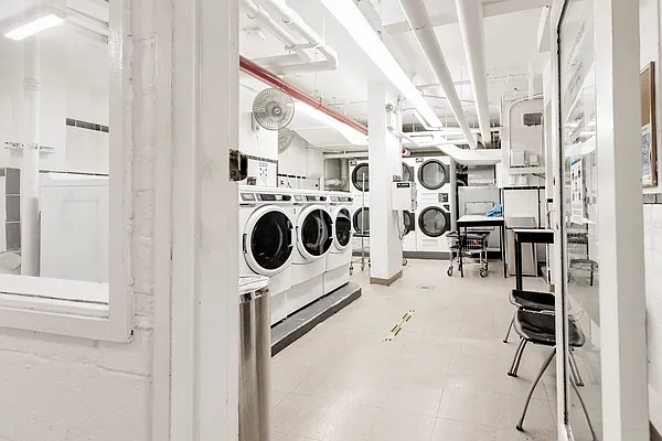 Sold by Flat Iron Real Estate | media 10