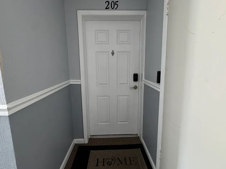 205 Lewfield Cir #205 — Photo 5