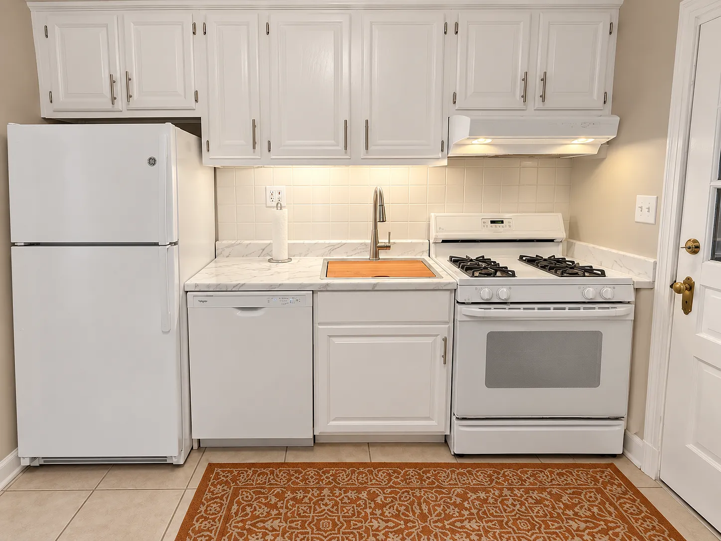 1 bed, 738 sqft, $1,995 — Photo 4