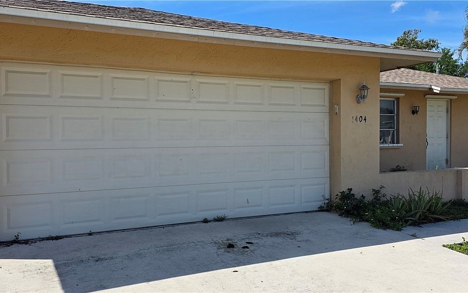 1st image of 1404 SE 34th Ter