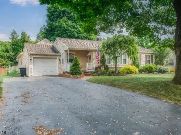 71 Plainfield Ave, Newton Town, NJ 07860