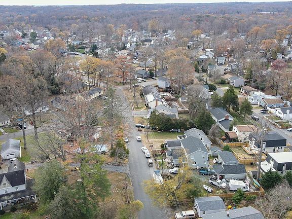 3rd image of 1732 Shady Side Dr