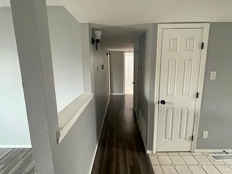 9009 Pony Express Trl NE — Photo 10