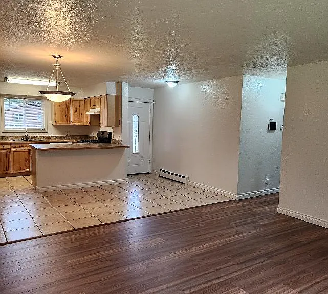 211 McKinley St — Photo 4