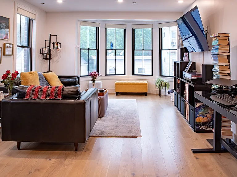 57 Saratoga St #4 — Photo 8