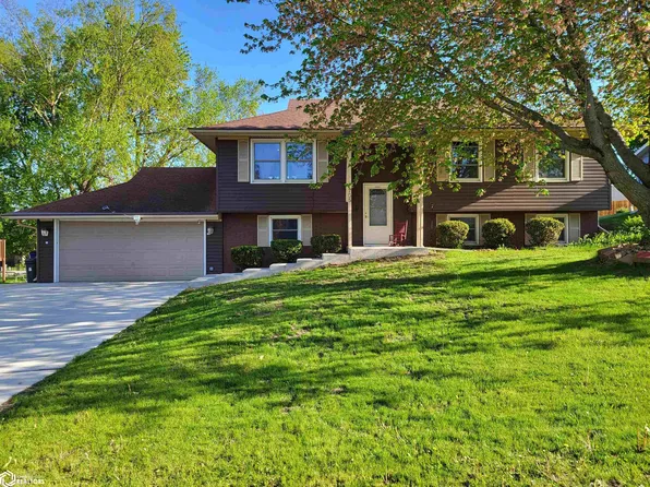 705 Newcastle Rd, Marshalltown, IA 50158