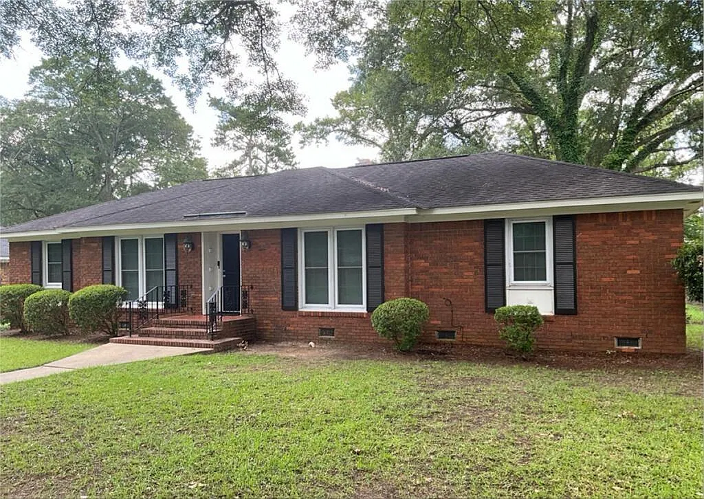 3 bed, 2.0 bath, 1583 sqft, $1,900 — Photo 1