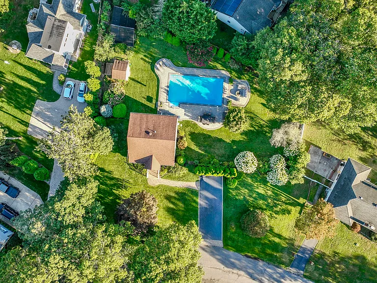 9 Howell Pl — Photo 4