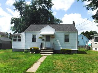 11 Oak St, Avenel, NJ 07001