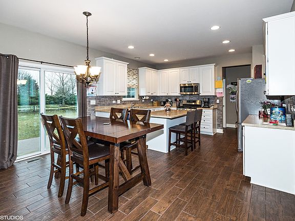 4th image of 3256 Millrace Ln