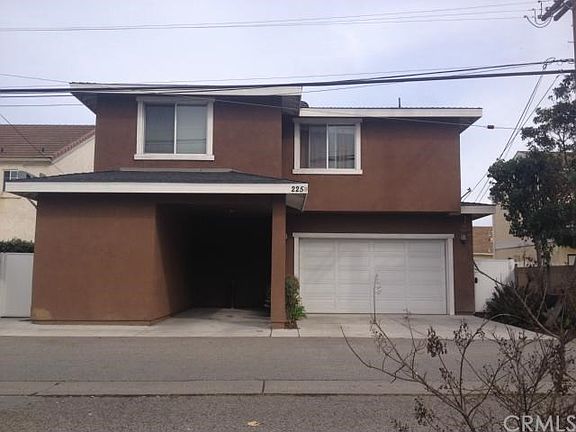 2nd image of 225 Cabrillo St
