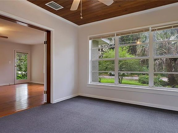 5th image of 10937 Marjory Ave