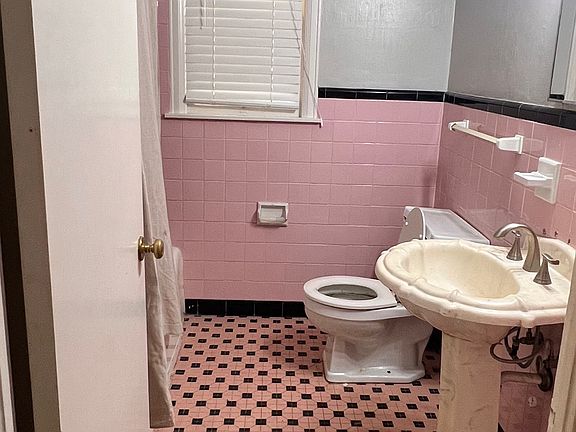 3rd image of 2507 Andrew Jackson Way NE
