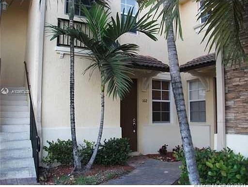 2nd image of 1420 NE 33rd Ave #10215