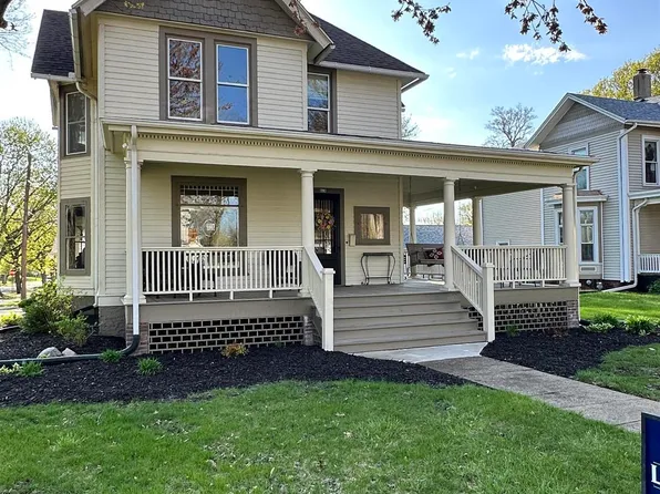 212 N 8th St, Oskaloosa, IA 52577