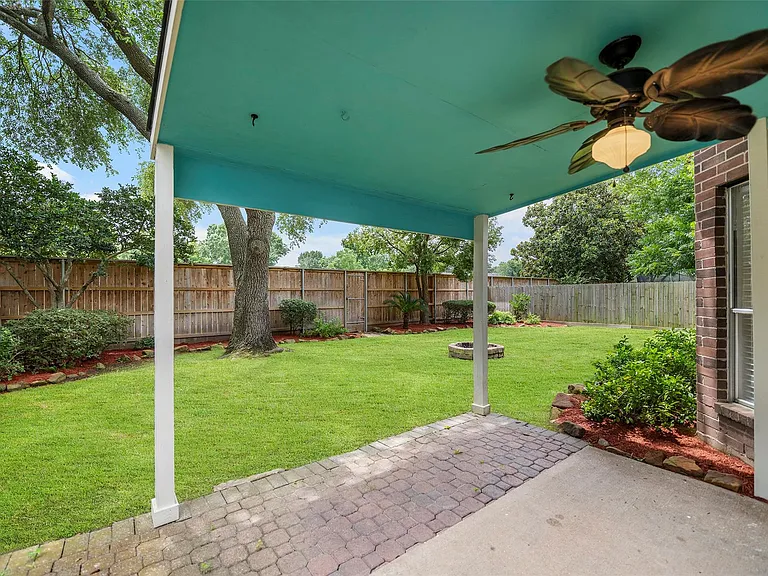 7914 Millbrook Dr — Photo 30