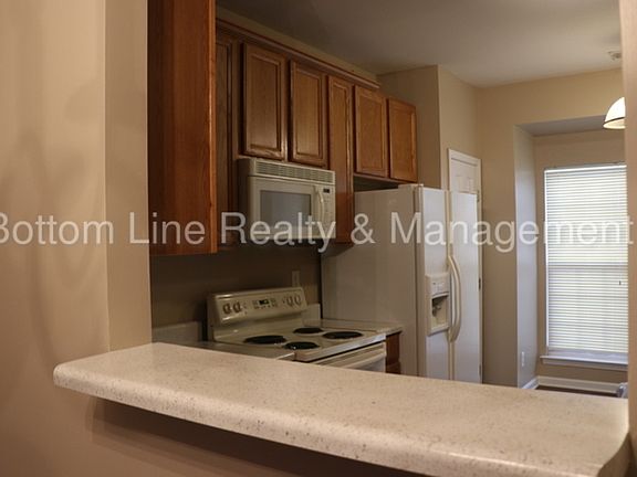 5th image of 912 Tiger Ln