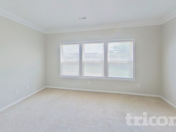 2nd image of 527 W Saddletree Dr