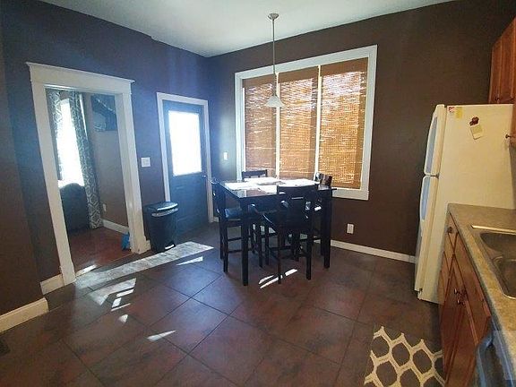 4th image of 920 Avenue C
