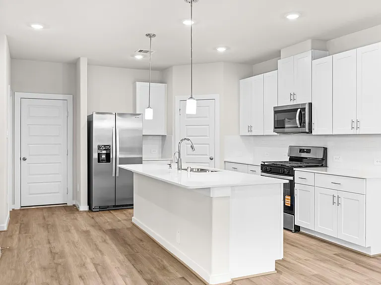 2213 Bay Breeze Dr — Photo 3