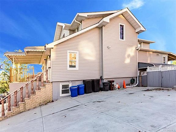 4th image of 2861 Barkley Ave