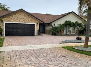 2411 NW 103rd Ave, Hollywood, FL 33026