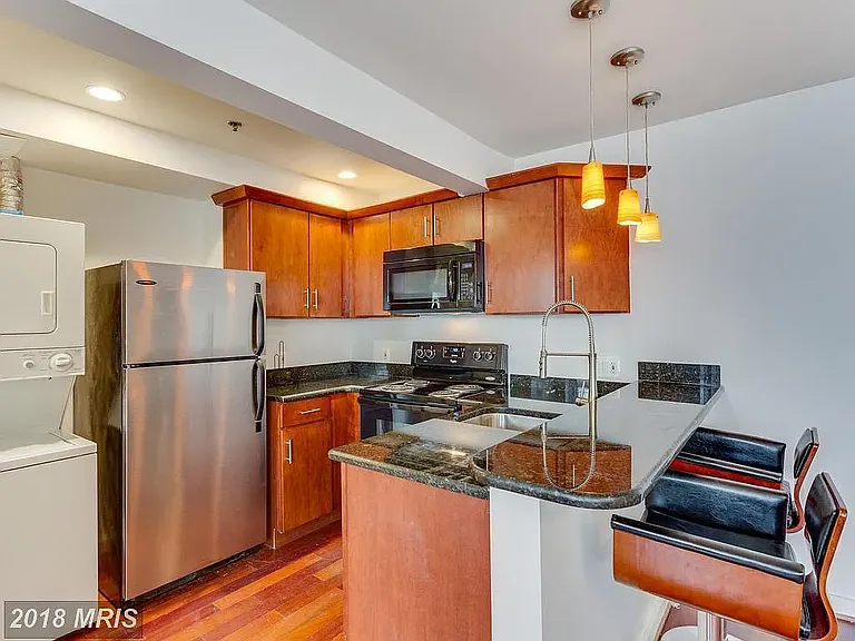 1512 Marion St NW #104 — Photo 3