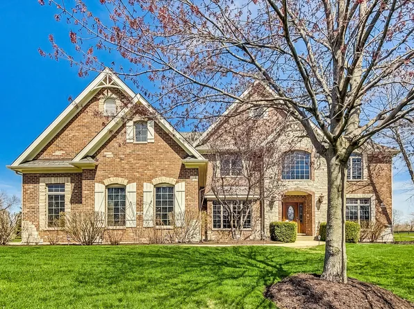 36W720 Whispering Trl, St Charles, IL 60175