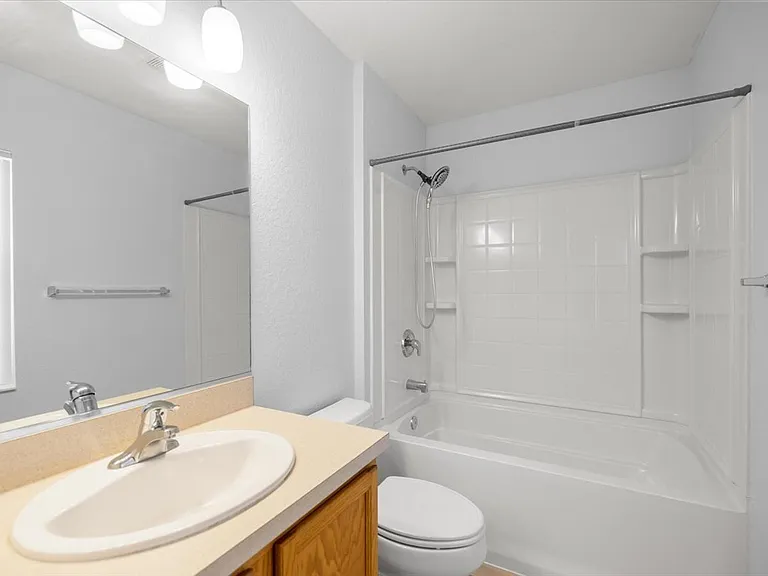 5073 SW 40th Pl — Photo 19