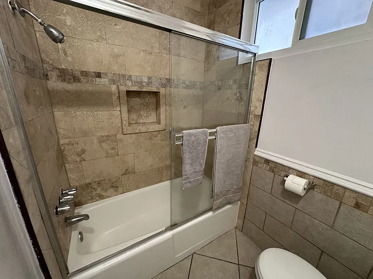 Edgemont Apts — Photo 39