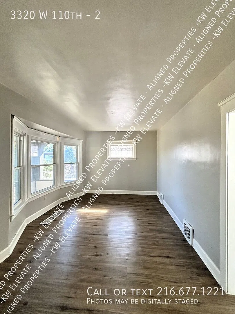 Cleveland West Side Bright & Updated 2 Bedroom! — Photo 4