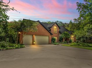 110 Rosewood St, Lake Jackson, TX 77566