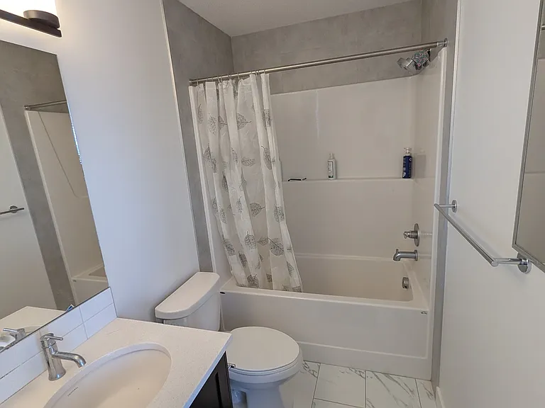 61 Silverton Glen Gate SW — Photo 12