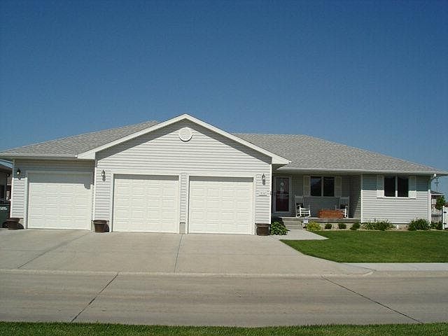 1st image of 836 Sagewood Ave