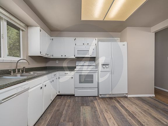 5th image of 7123 Metropolitan St