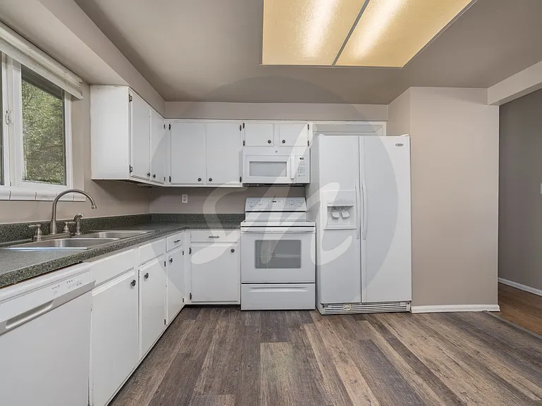 7123 Metropolitan St — Photo 5