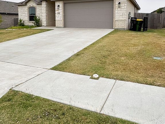2nd image of 606 Juniper Dr