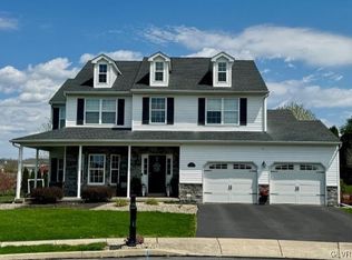 27 Kings Ct, Northampton, PA 18067